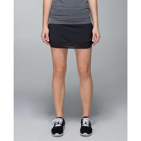 Lululemon Hotty Hot Skirt Skort Shorts Black 4 Way Stretch Women's Size 2 H14792 - Picture 14 of 16